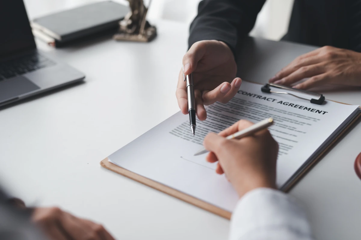 Droit et défis de l'économie numérique : enjeux et perspectives